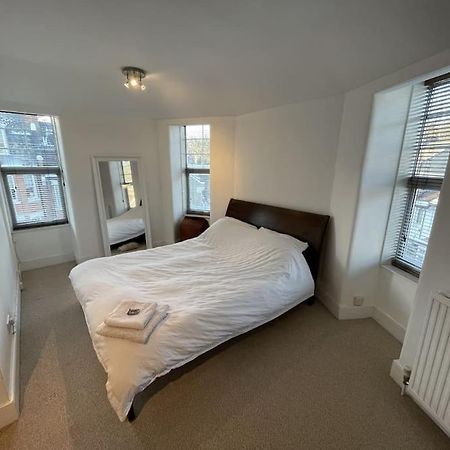 Spacious Two Bedroom Flat In Prestigious Highgate. London Exterior photo