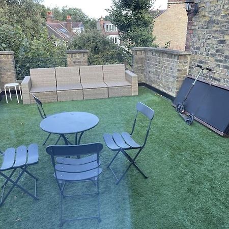 Spacious Two Bedroom Flat In Prestigious Highgate. London Exterior photo